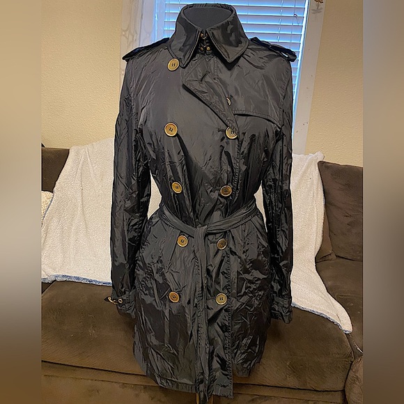 Burberry Kensington Women's Belted Black Lightweight Trench Coat Jacket